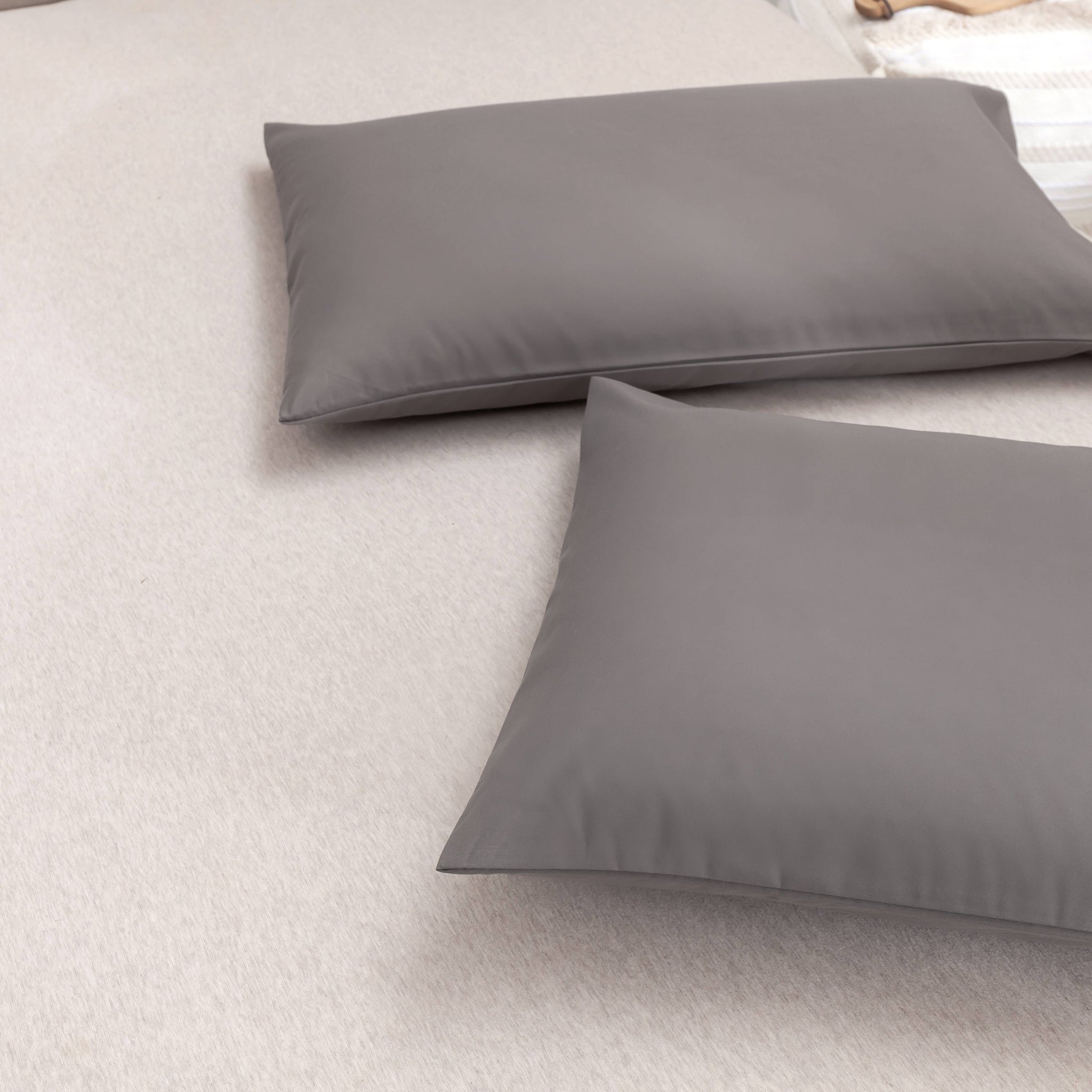 Microfiber Gray Bed Sheet 4-Piece Set